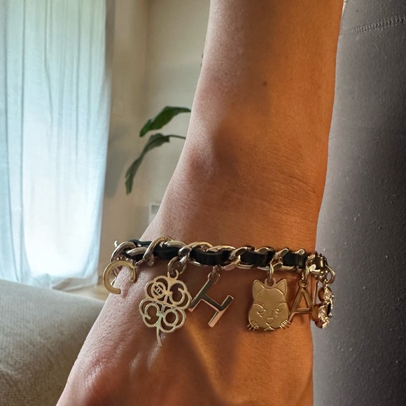 Original Chanel Charm Bracelet with tags. Never worn - Picture 3 of 4